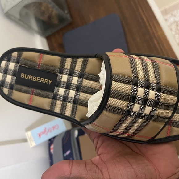 Burberry leather sandals - Picture 1 of 5